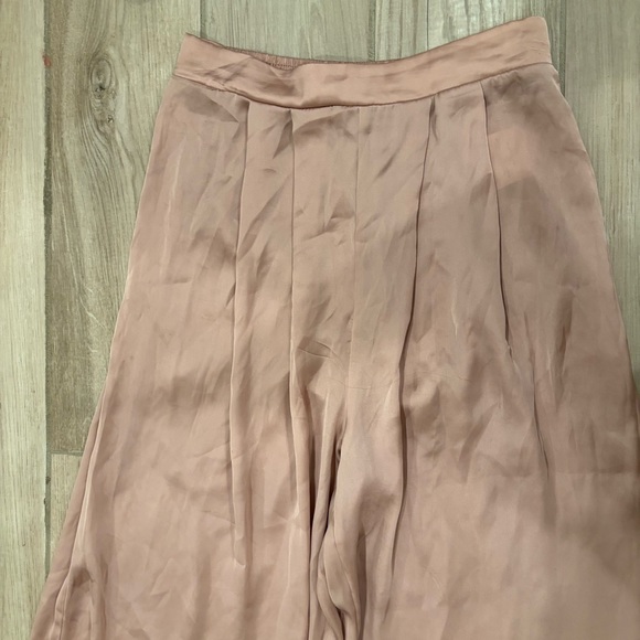 silky pink pants - Picture 5 of 6